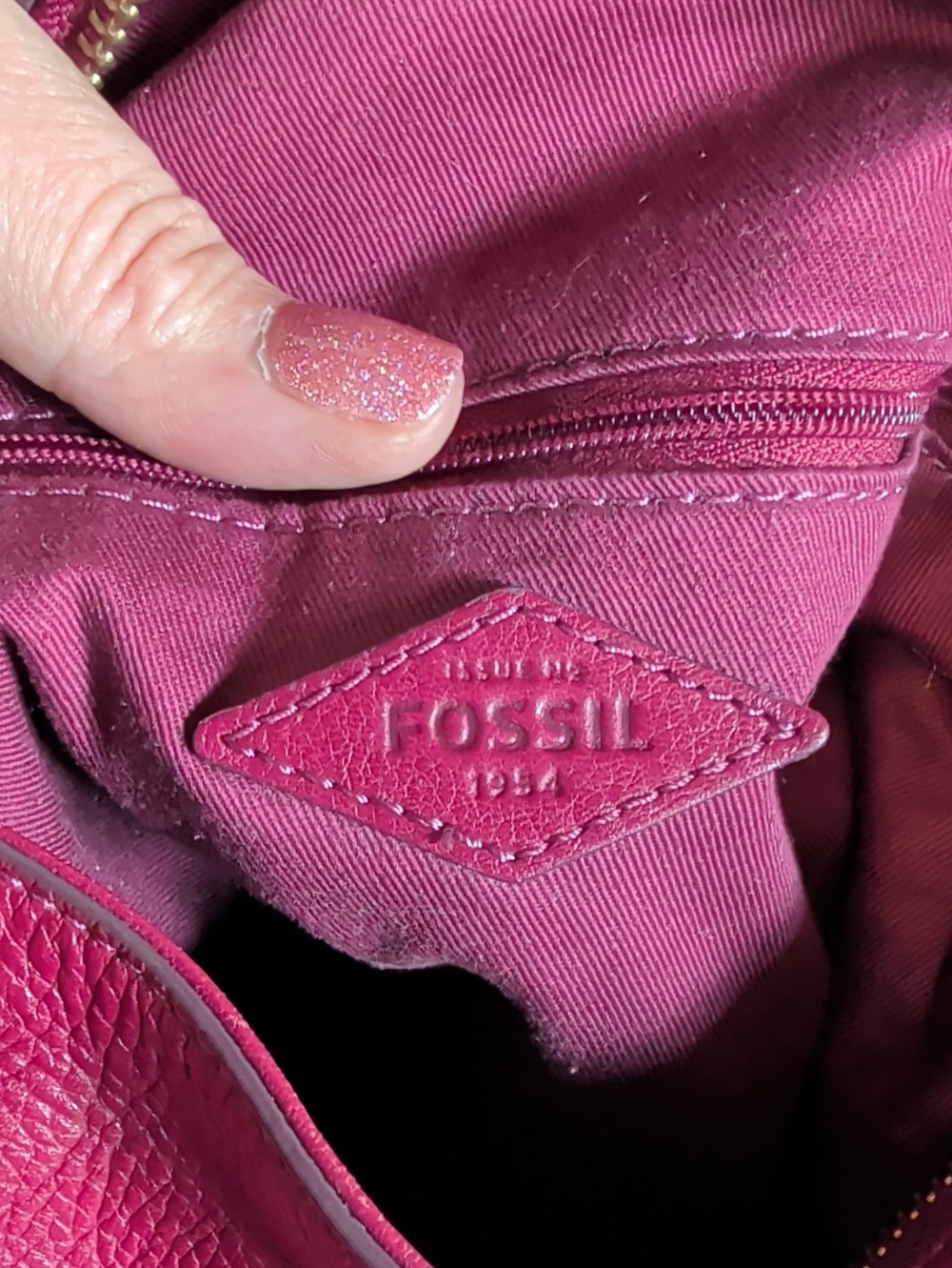 Fossil Pebbled Leather Shoulder Bag in Berry Purple - Picture 8 of 12